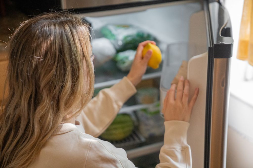 O verão muda a rotina dentro e fora da geladeira